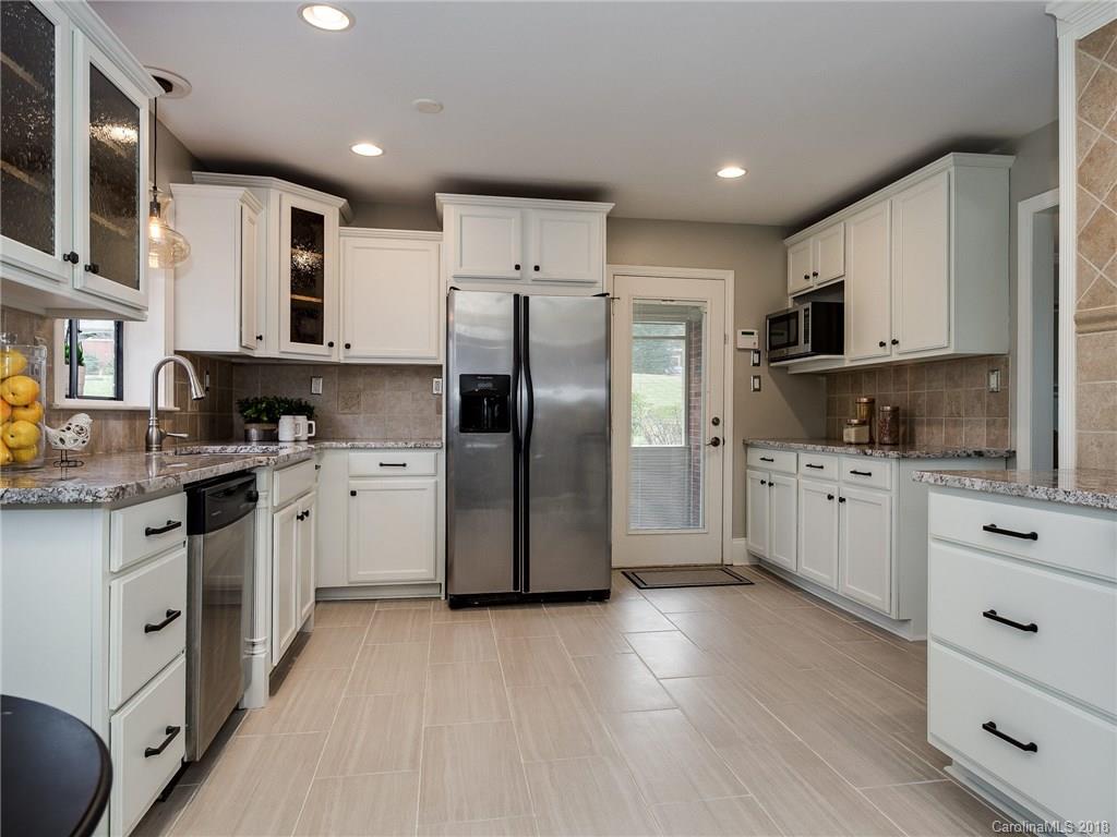 5629 Seacroft Road, Unit 34 Charlotte, NC 28210 - Photo 9 of 22 Gallery Image 9