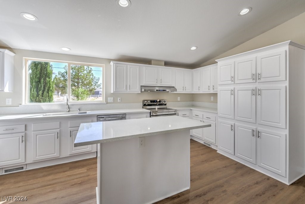 1410 East Gamebird Road Pahrump, NV 89048 - Photo 15 of 47 Kitchen