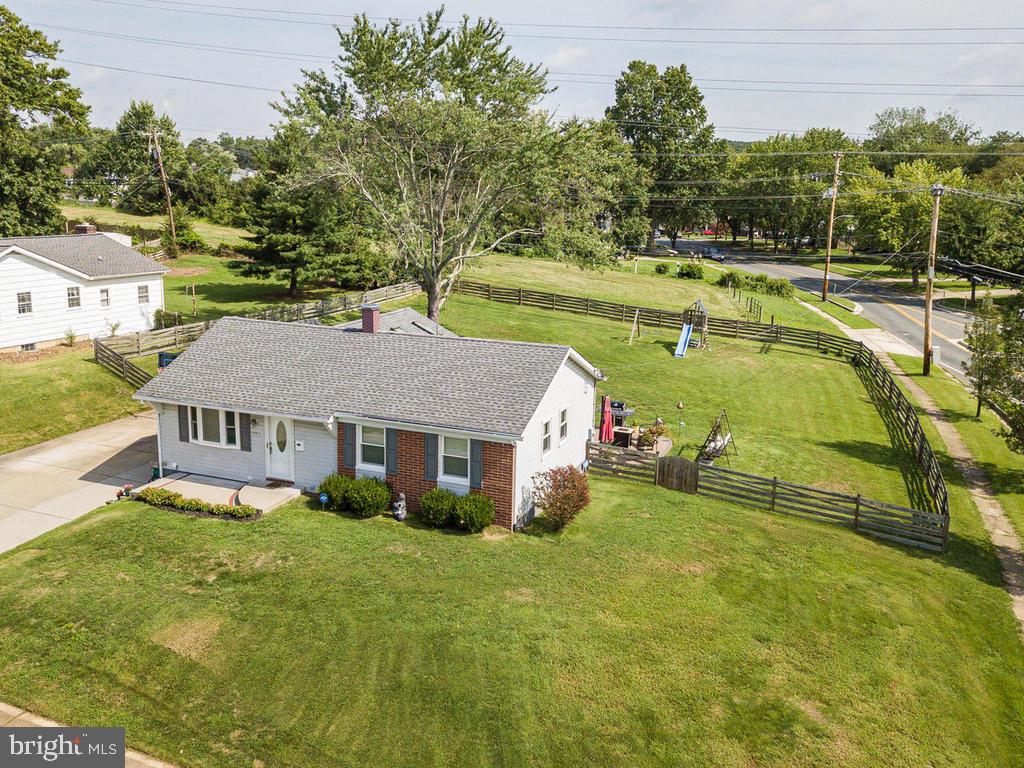 401 Haslett Road Joppa, MD 21085 - Photo 1 of 34 A Home and Land in the Suburbs