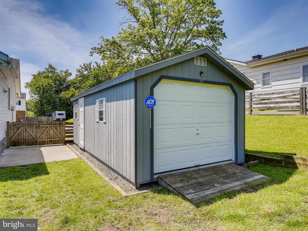 401 Haslett Road Joppa, MD 21085 - Photo 27 of 34 The Shed (Really more than a Shed)
