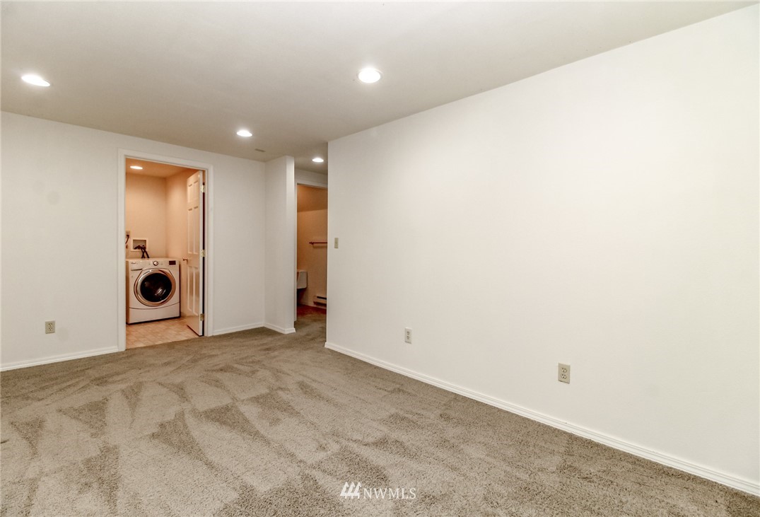 18446 Southeast 162nd Street Renton, WA 98058 - Photo 27 of 37 a view of an empty room
