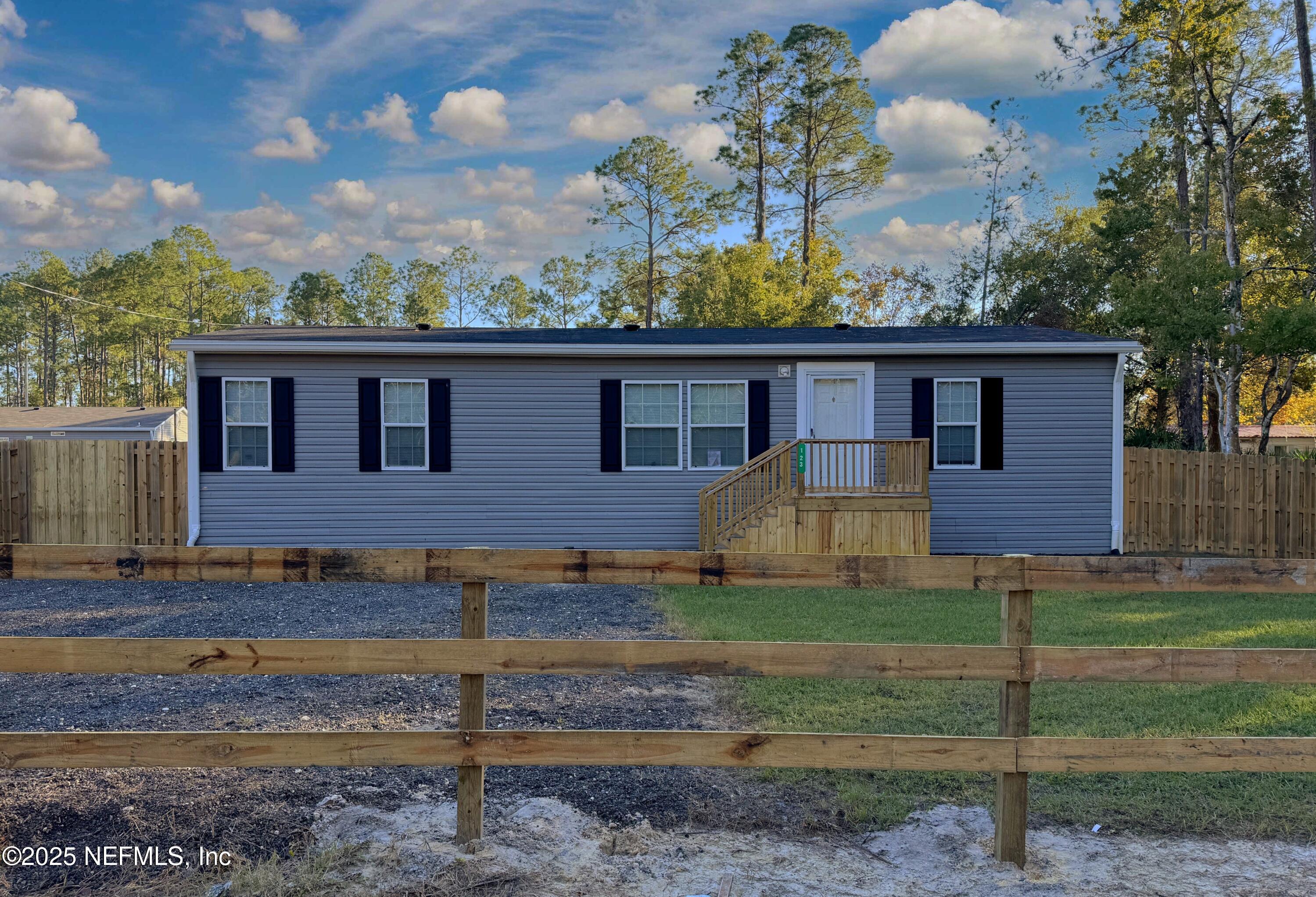 123 Domingo Road Satsuma, FL 32189 - Photo 2 of 25 1