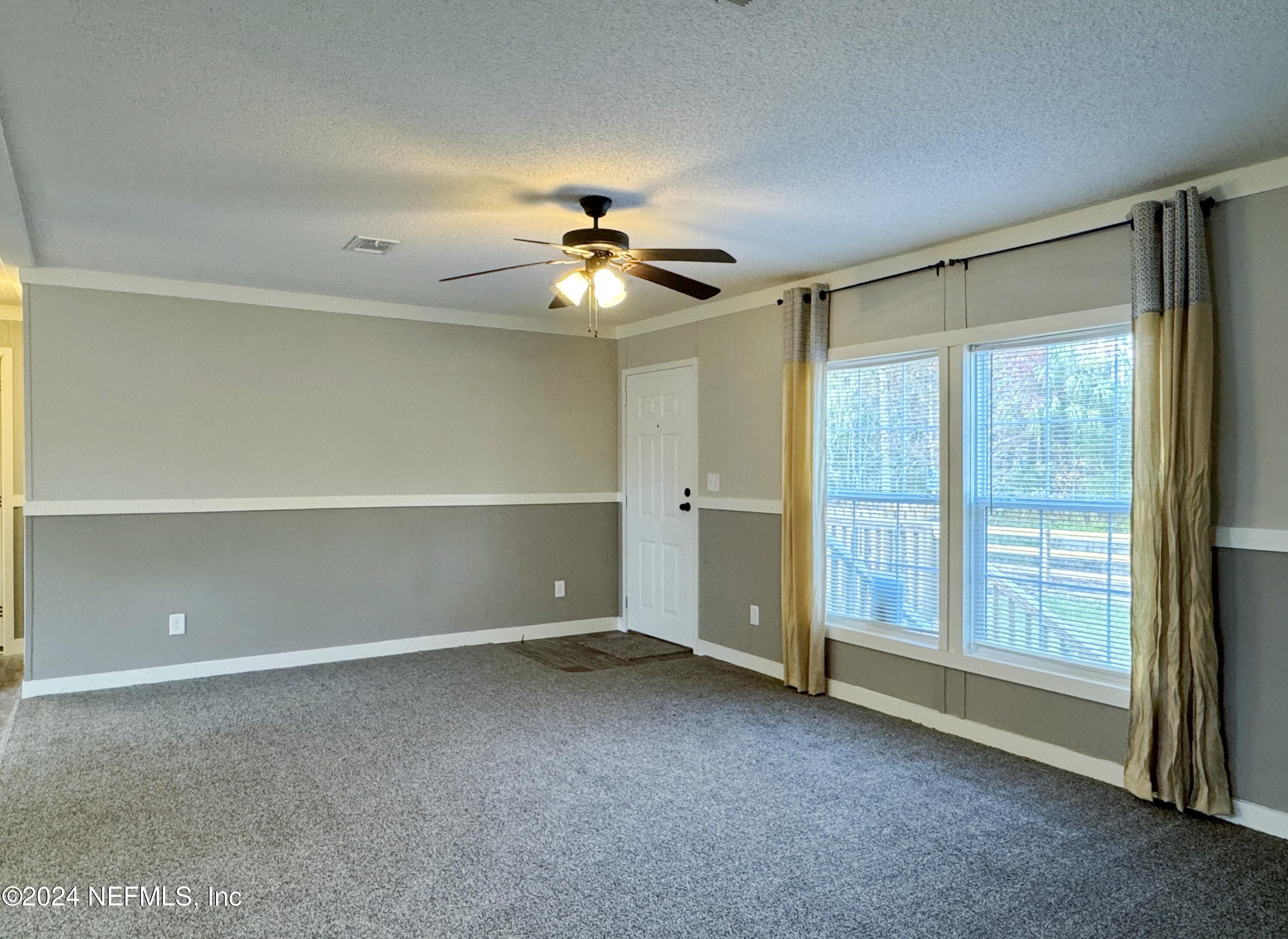 123 Domingo Road Satsuma, FL 32189 - Photo 5 of 25 Living Room (3)