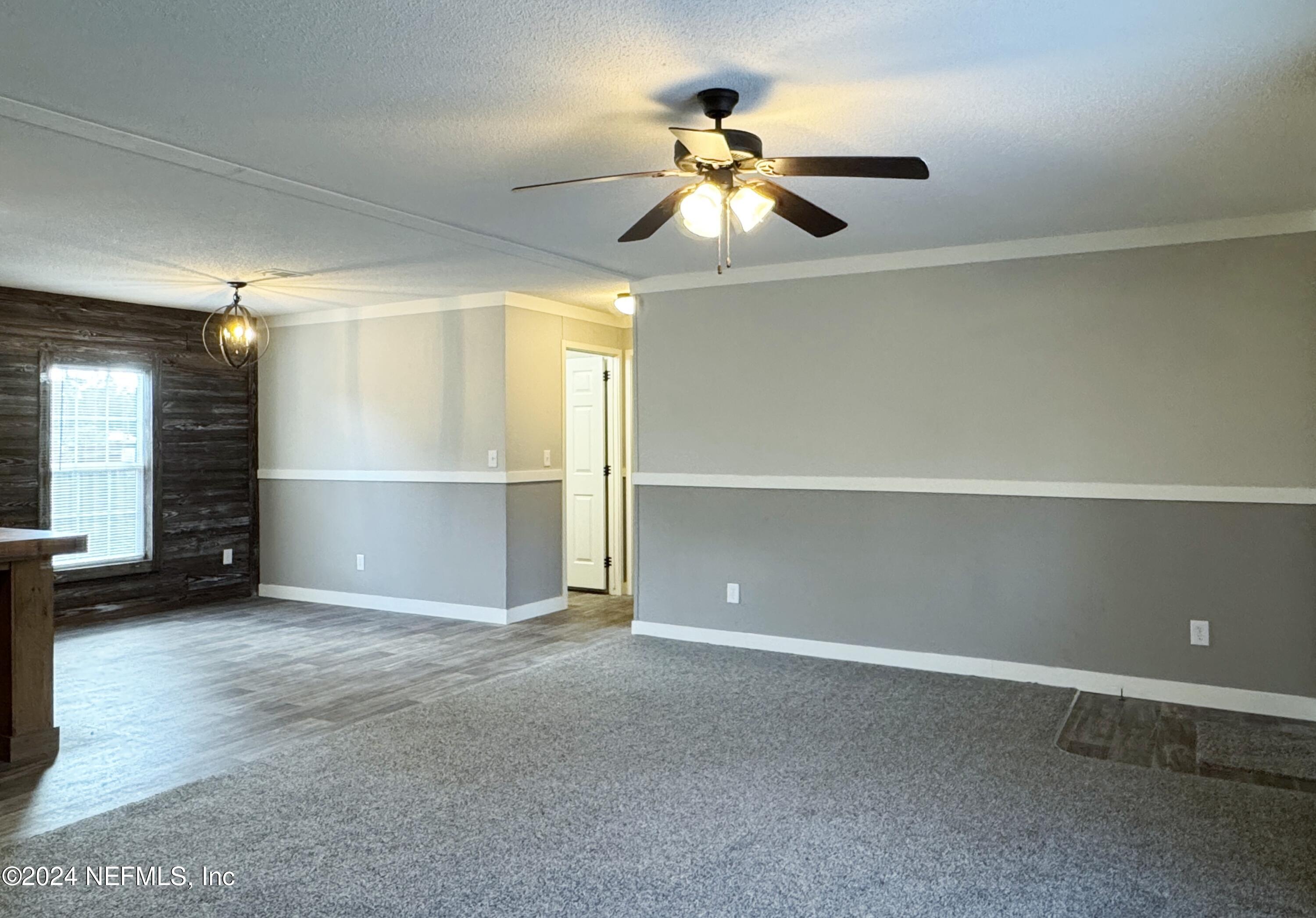 123 Domingo Road Satsuma, FL 32189 - Photo 6 of 25 Living Room (4)