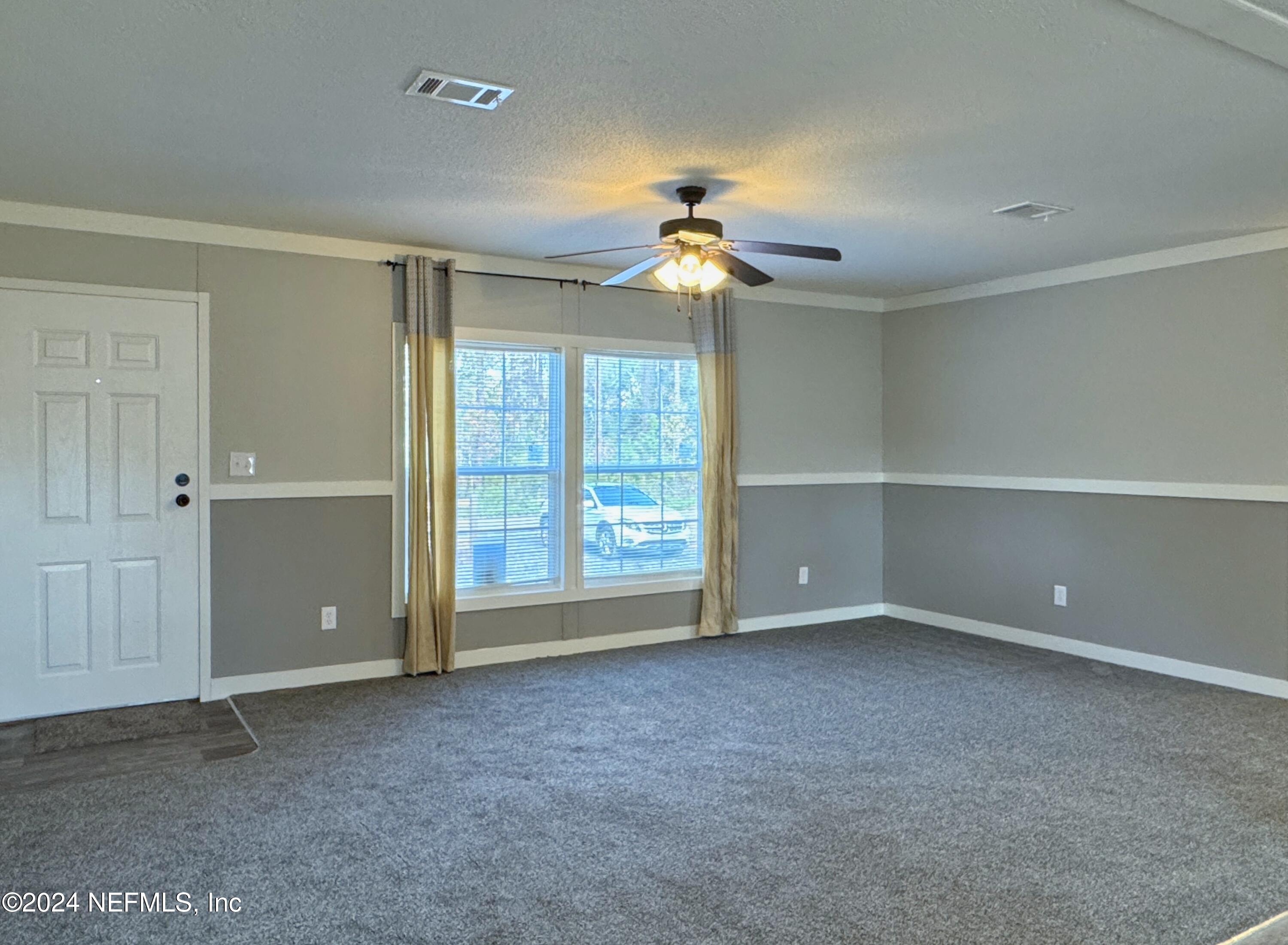 123 Domingo Road Satsuma, FL 32189 - Photo 7 of 25 Living Room (2)