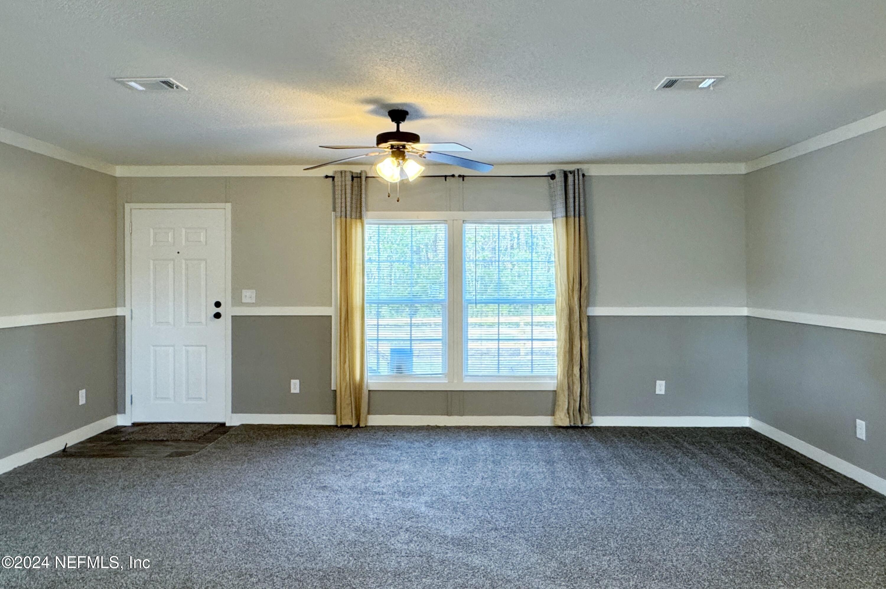 123 Domingo Road Satsuma, FL 32189 - Photo 8 of 25 Living Room (1)