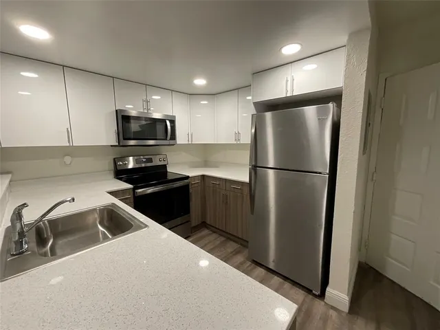 $1,890 | 19455 Northeast 10th Avenue, Unit 3415, North Miami Beach, FL 33179