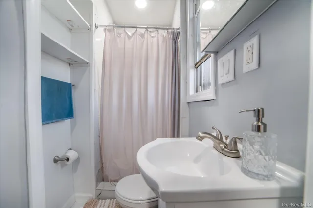 $939,000 | 7 Willis Avenue, Floral Park, NY 11001