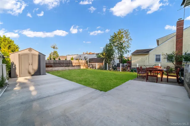 $939,000 | 7 Willis Avenue, Floral Park, NY 11001