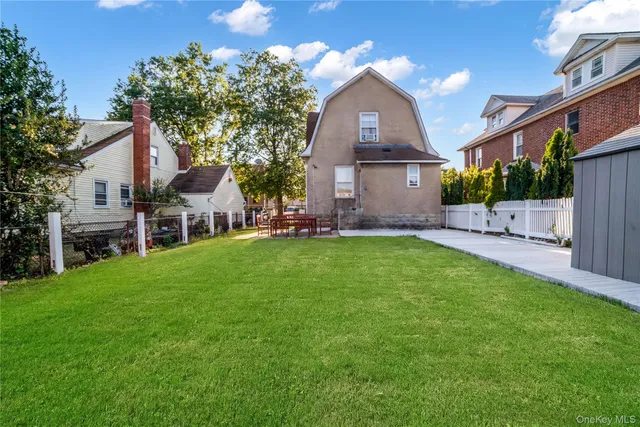 $939,000 | 7 Willis Avenue, Floral Park, NY 11001