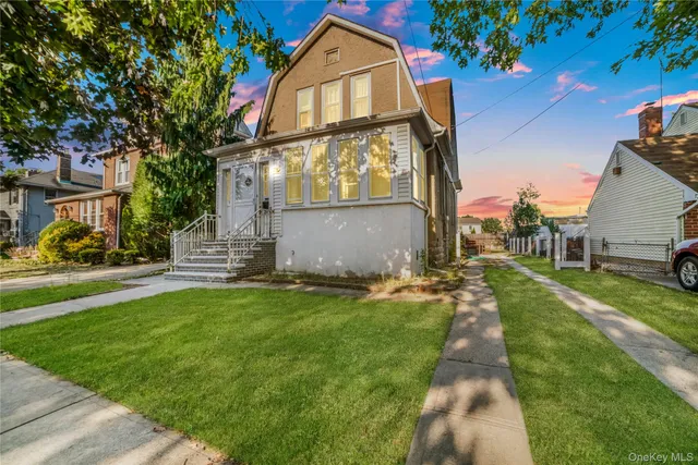 $939,000 | 7 Willis Avenue, Floral Park, NY 11001