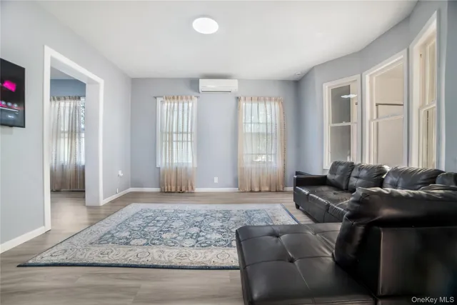 $939,000 | 7 Willis Avenue, Floral Park, NY 11001