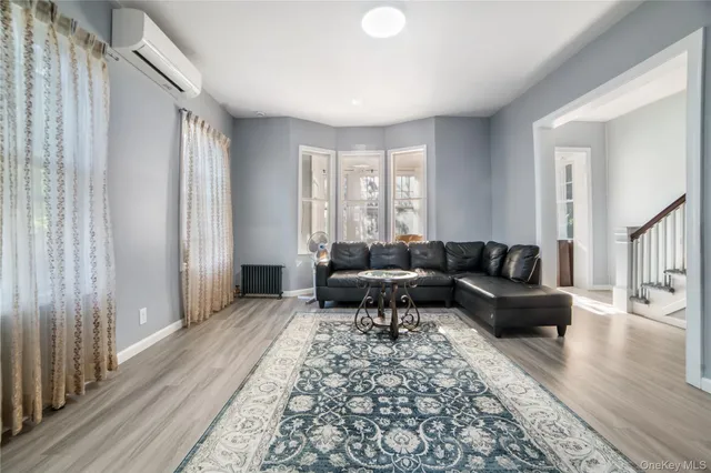 $939,000 | 7 Willis Avenue, Floral Park, NY 11001