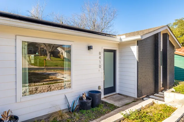 $2,500 | 8410 Romney Road, Austin, TX 78748