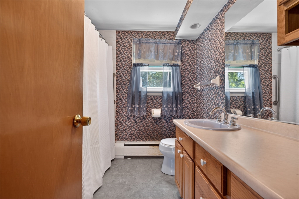 22 Myrtle Avenue Acushnet, MA 02743 - Photo 25 of 31