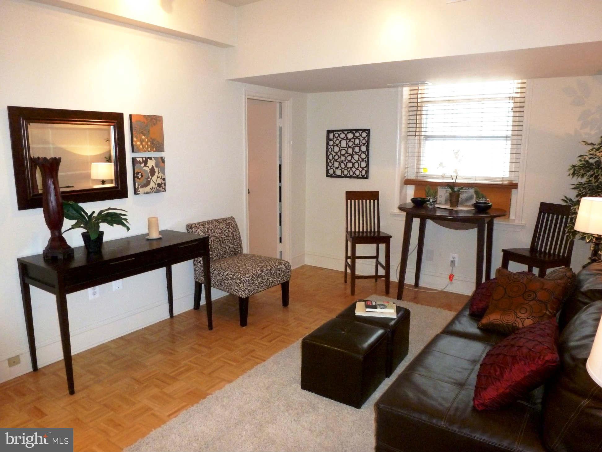 2009 Belmont Road Northwest, Unit 103 Washington, DC 20009 - Photo 3 of 20 Living Room