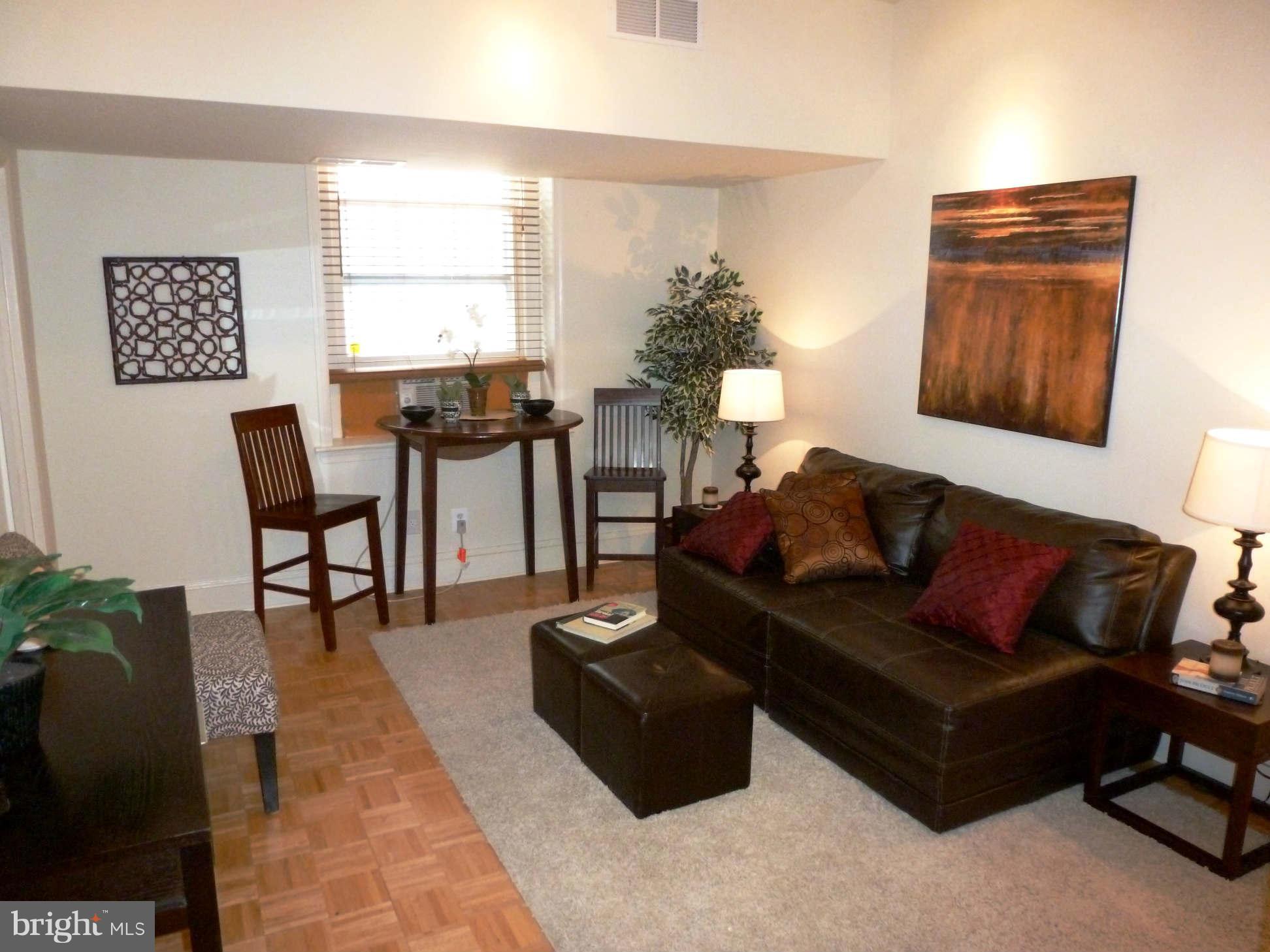 2009 Belmont Road Northwest, Unit 103 Washington, DC 20009 - Photo 4 of 20 Living Room