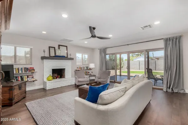 $3,000 | 6839 East Earll Drive, Scottsdale, AZ 85251