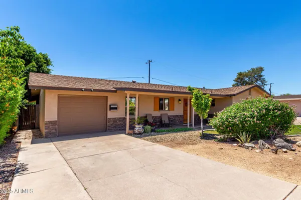 $3,000 | 6839 East Earll Drive, Scottsdale, AZ 85251