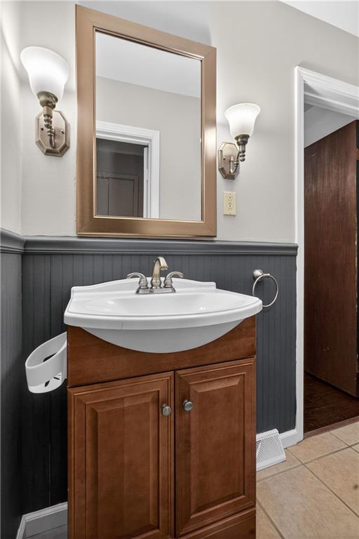 498 Seavey Road Pittsburgh, PA 15209 - Photo 14 of 35 Gallery Image 14
