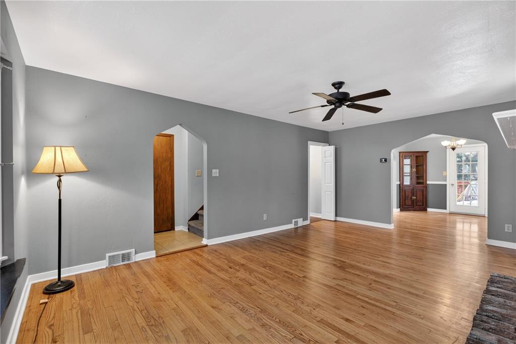 498 Seavey Road Pittsburgh, PA 15209 - Photo 3 of 35 Gallery Image 3