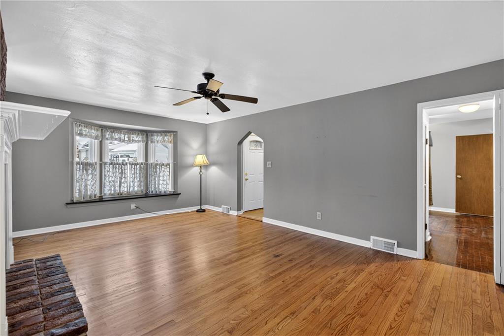 498 Seavey Road Pittsburgh, PA 15209 - Photo 4 of 35 Gallery Image 4