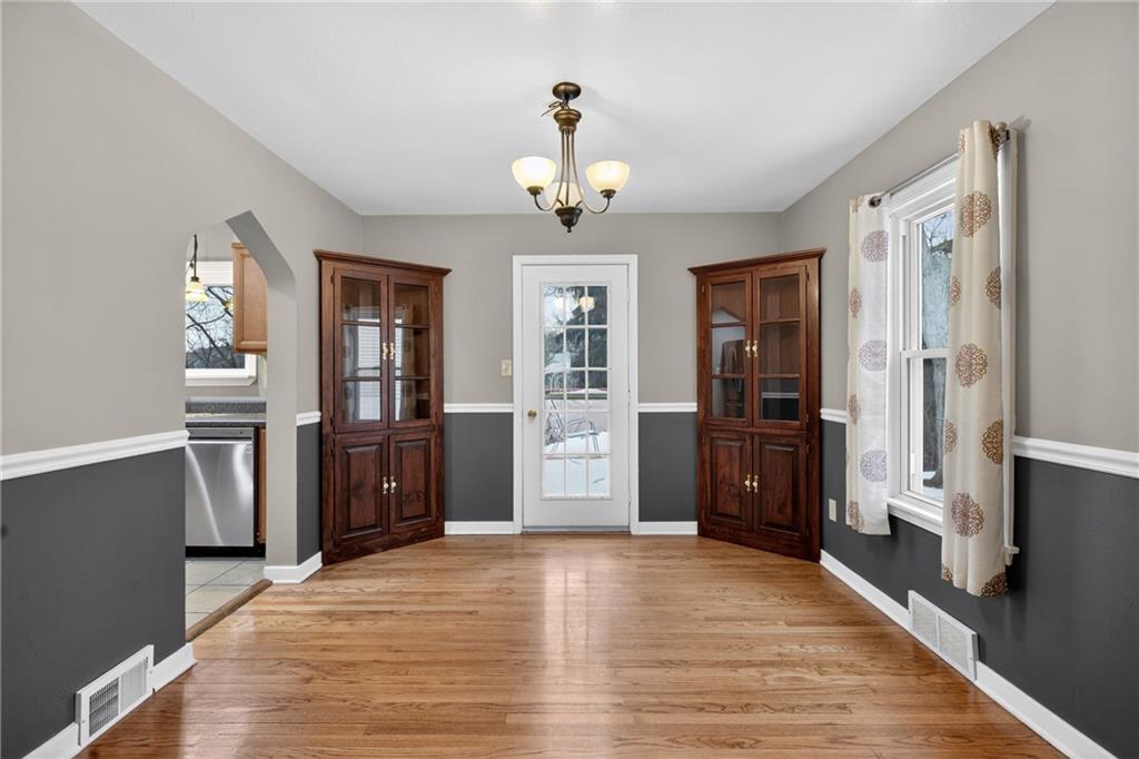 498 Seavey Road Pittsburgh, PA 15209 - Photo 5 of 35 Gallery Image 5
