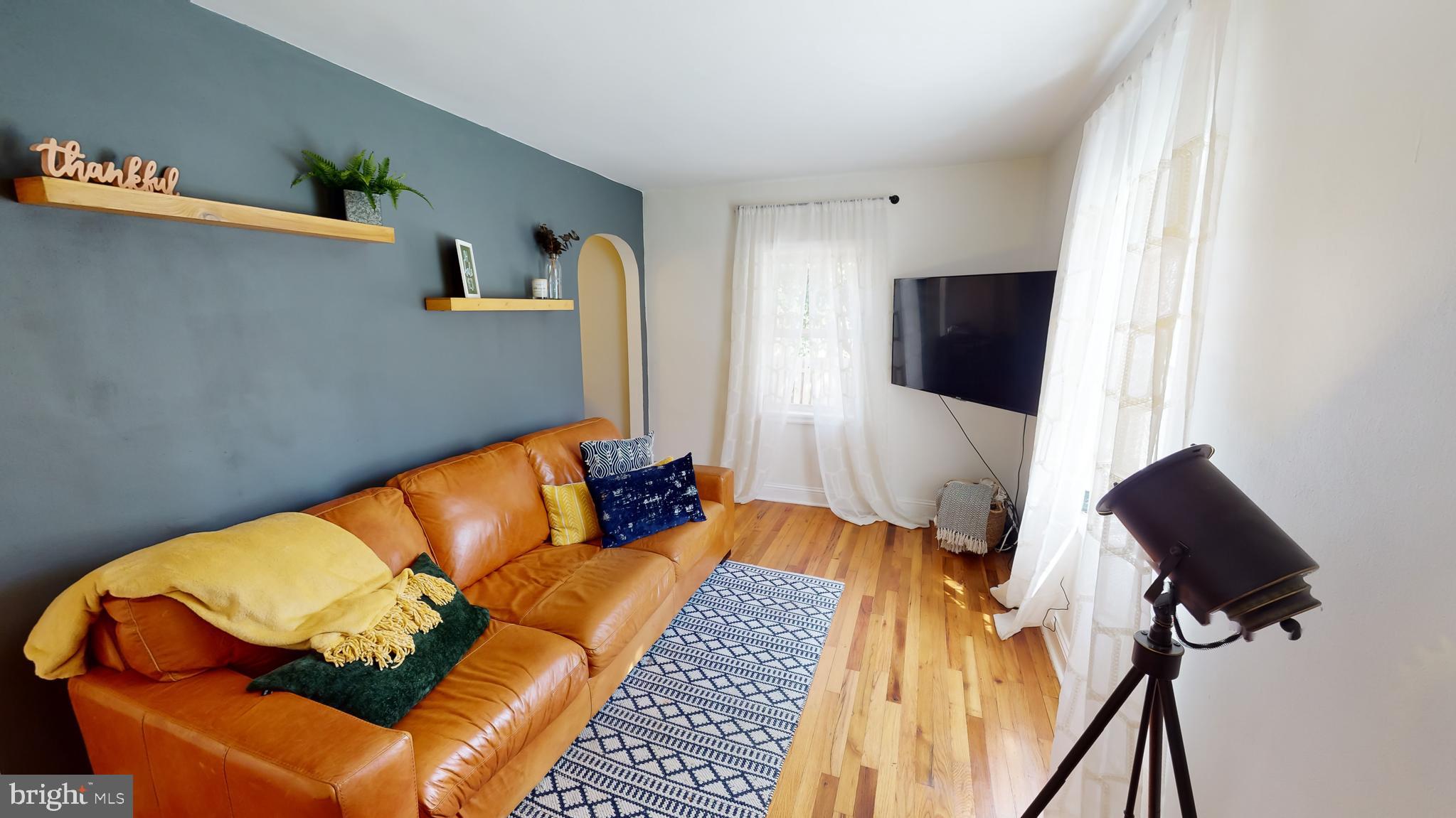 107 East Knowlton Road Media, PA 19063 - Photo 5 of 39 Living Room