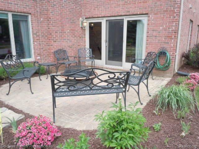 692 Springview Drive Rochester, MI 48307 - Photo 20 of 24 Brick Paver Patio.JPG