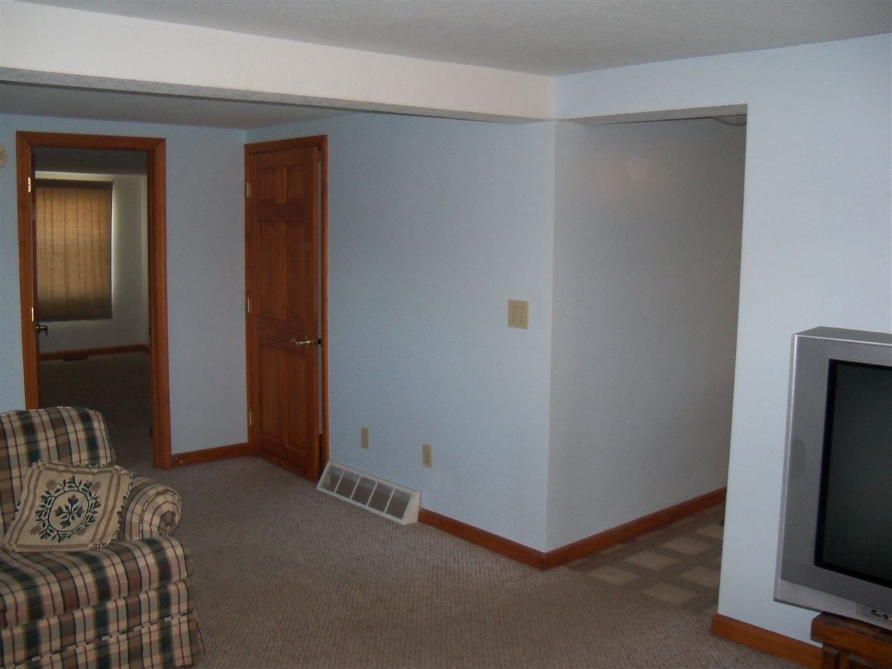 6015 South Mission Road Mount Pleasant, MI 48858 - Photo 9 of 46 1809375-8.JPG