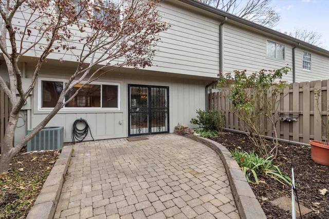 $325,000 | 8156 Winged Foot Lane, Unit 89, Germantown, TN 38138