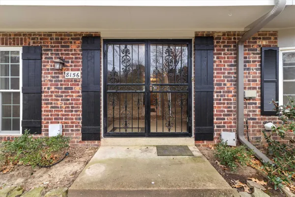 a view of entrance to house