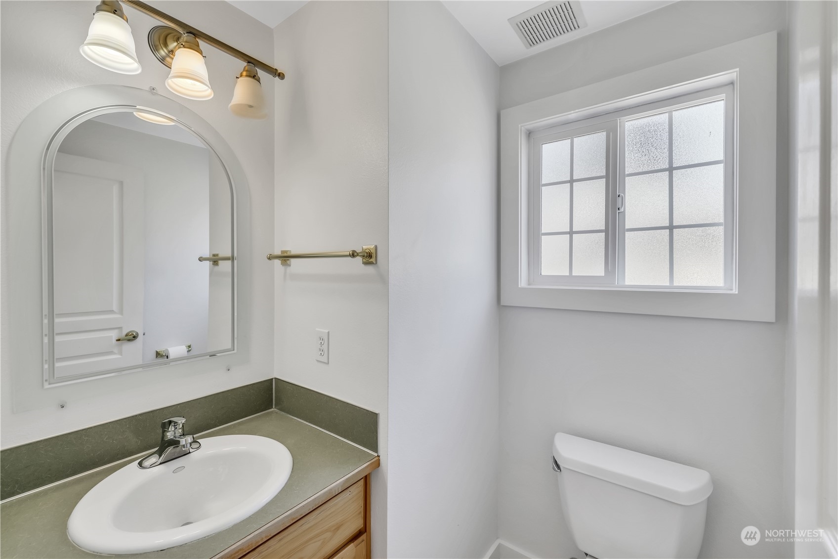 21505 73rd Place West, Unit B Edmonds, WA 98026 - Photo 11 of 29