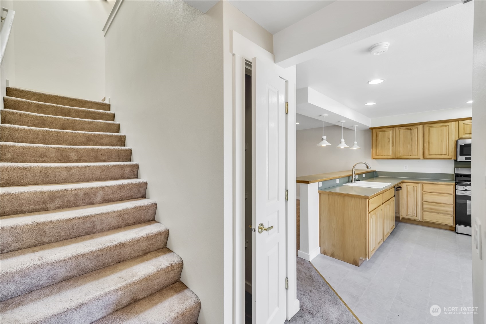 21505 73rd Place West, Unit B Edmonds, WA 98026 - Photo 13 of 29