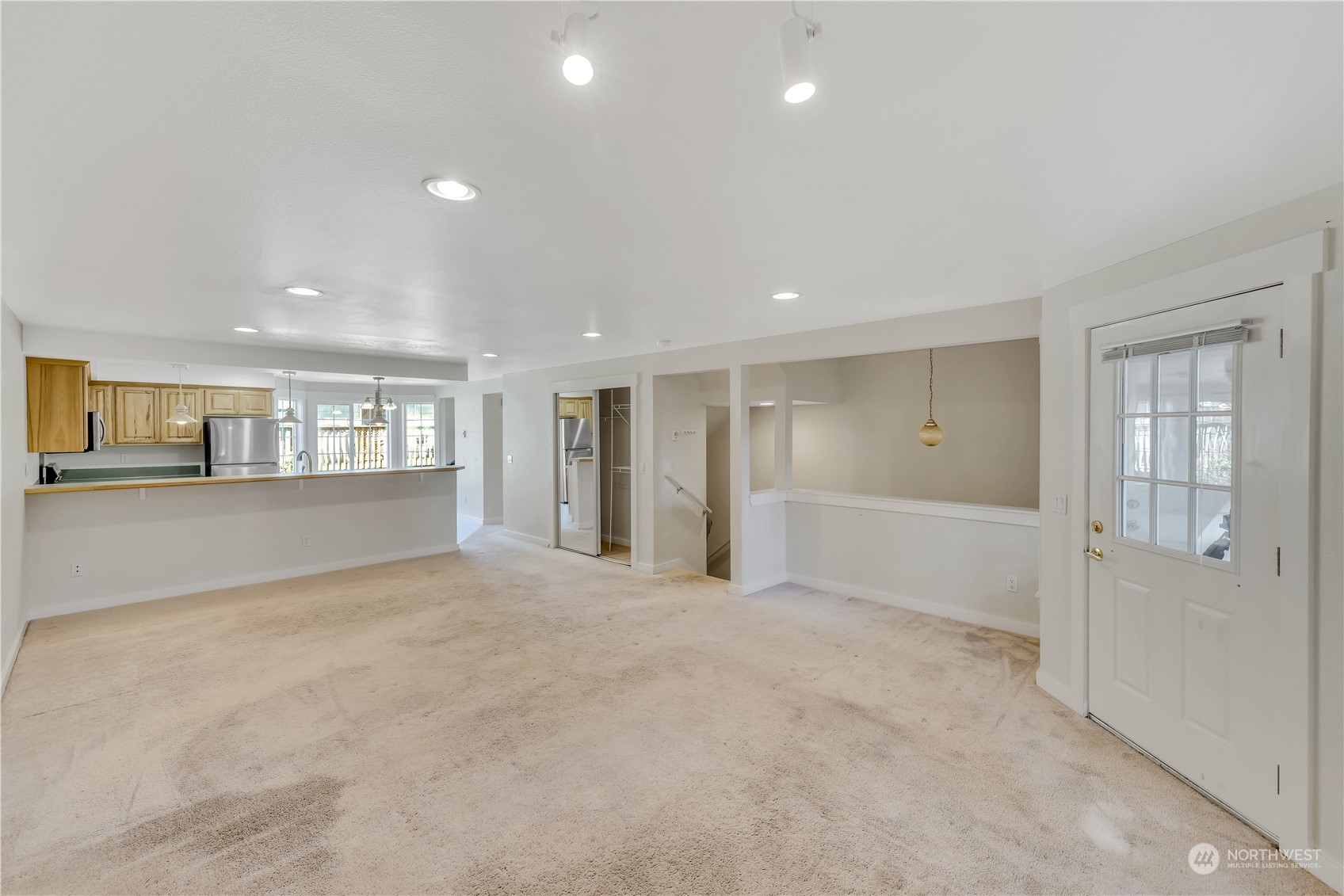 21505 73rd Place West, Unit B Edmonds, WA 98026 - Photo 2 of 29