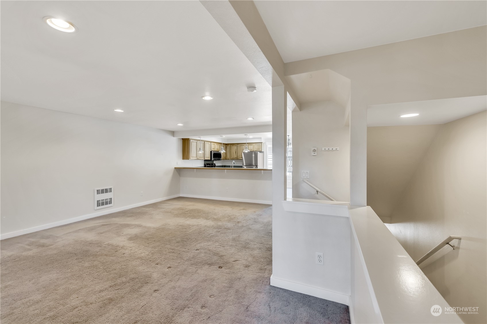 21505 73rd Place West, Unit B Edmonds, WA 98026 - Photo 3 of 29