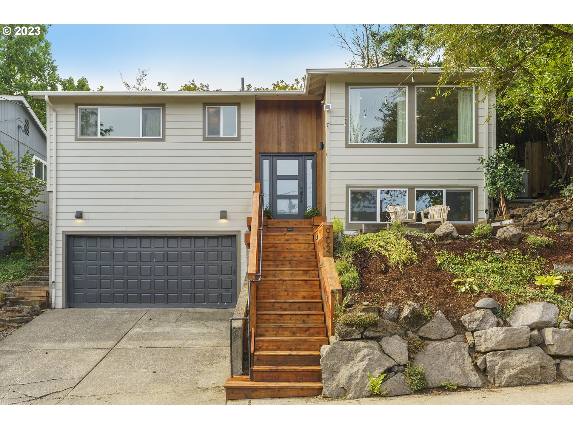 902 Southwest Troy Street Portland, OR 97219 - Photo 1 of 40 Gallery Image 1