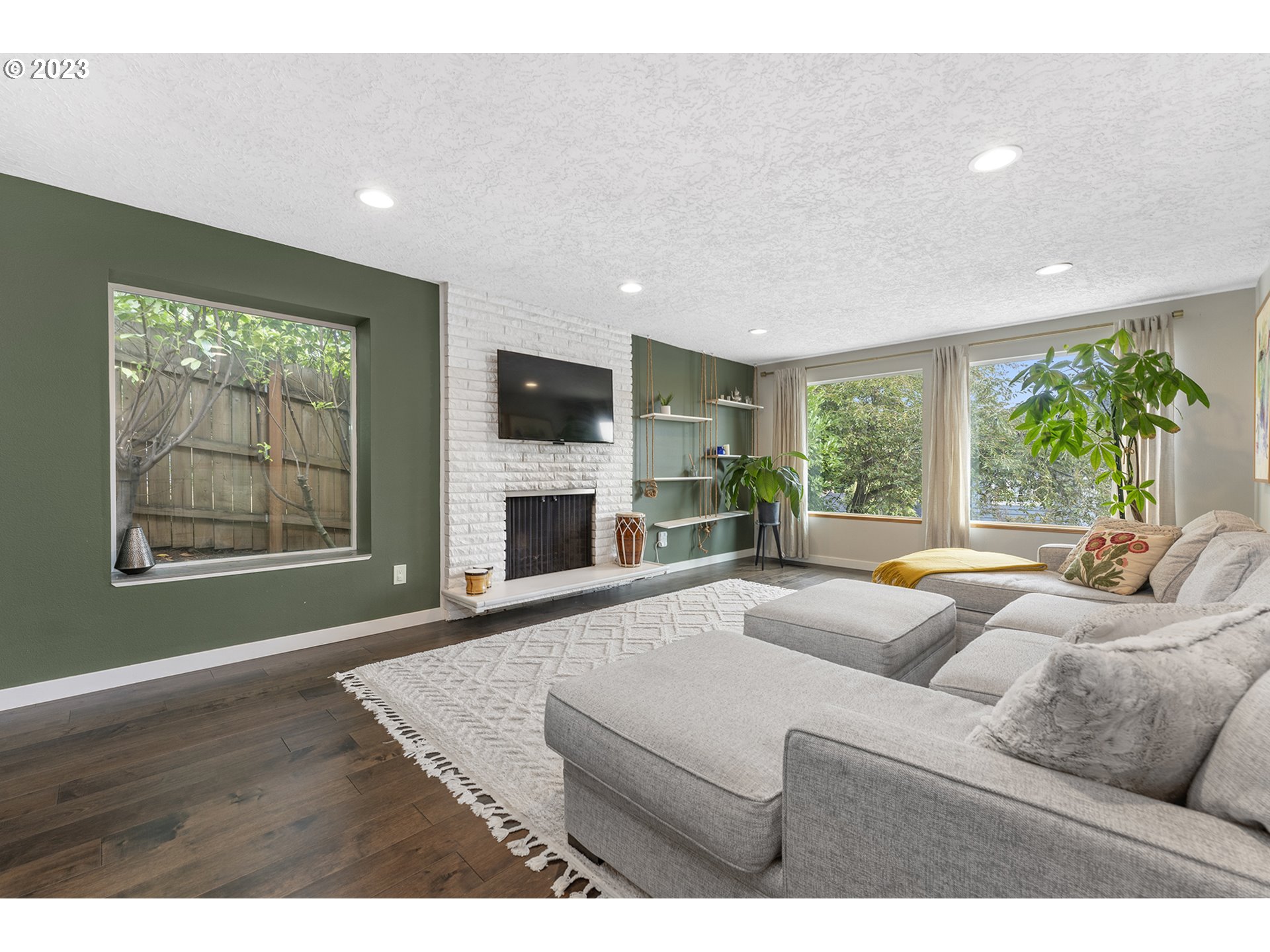 902 Southwest Troy Street Portland, OR 97219 - Photo 12 of 40 Gallery Image 12