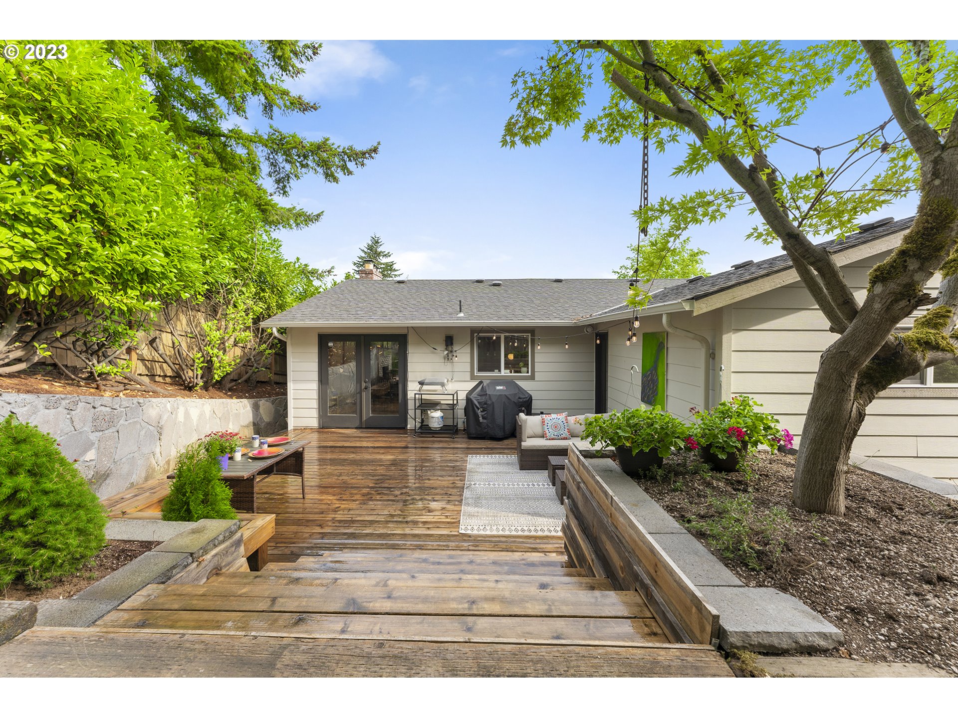 902 Southwest Troy Street Portland, OR 97219 - Photo 29 of 40 Gallery Image 29