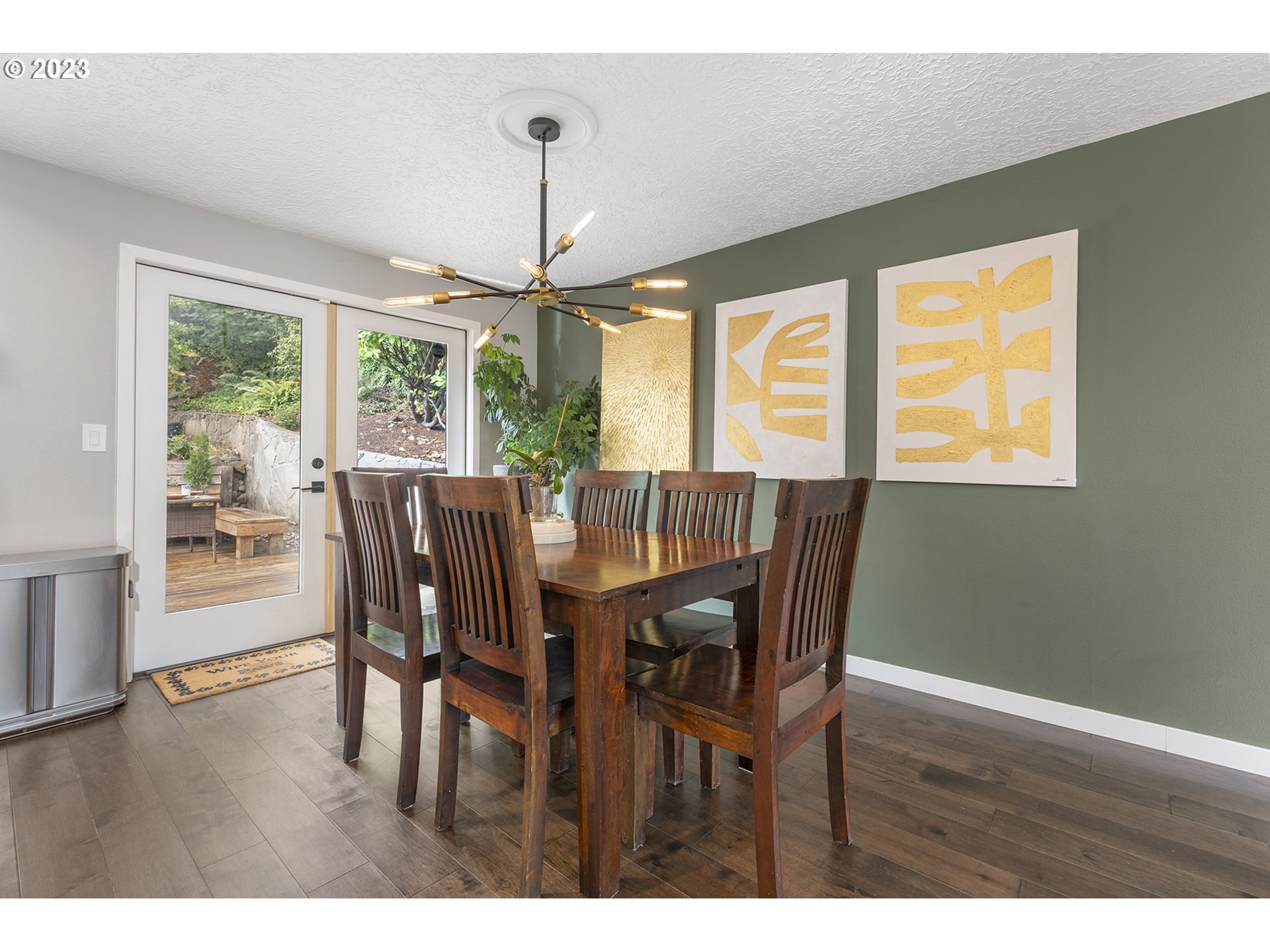 902 Southwest Troy Street Portland, OR 97219 - Photo 10 of 40 Gallery Image 10