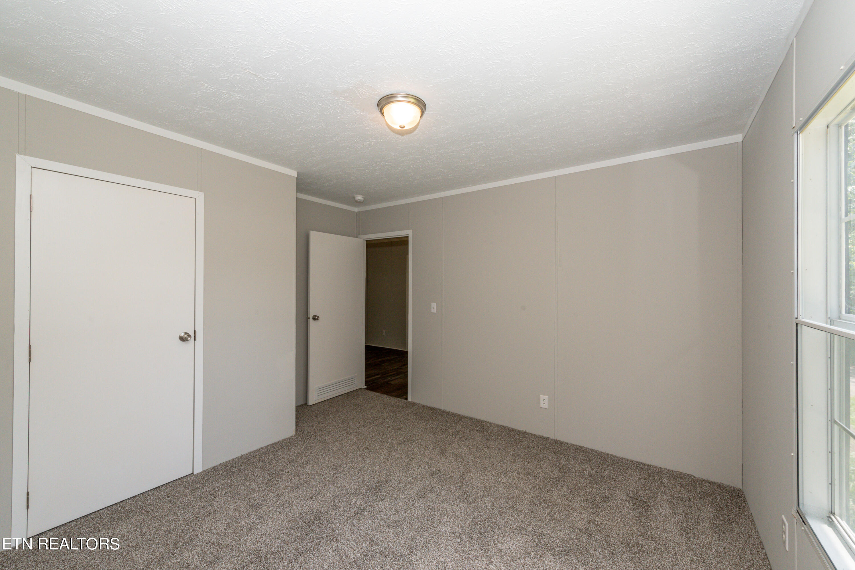 8154 Harmon Road Powell, TN 37849 - Photo 18 of 20 DSC_8000