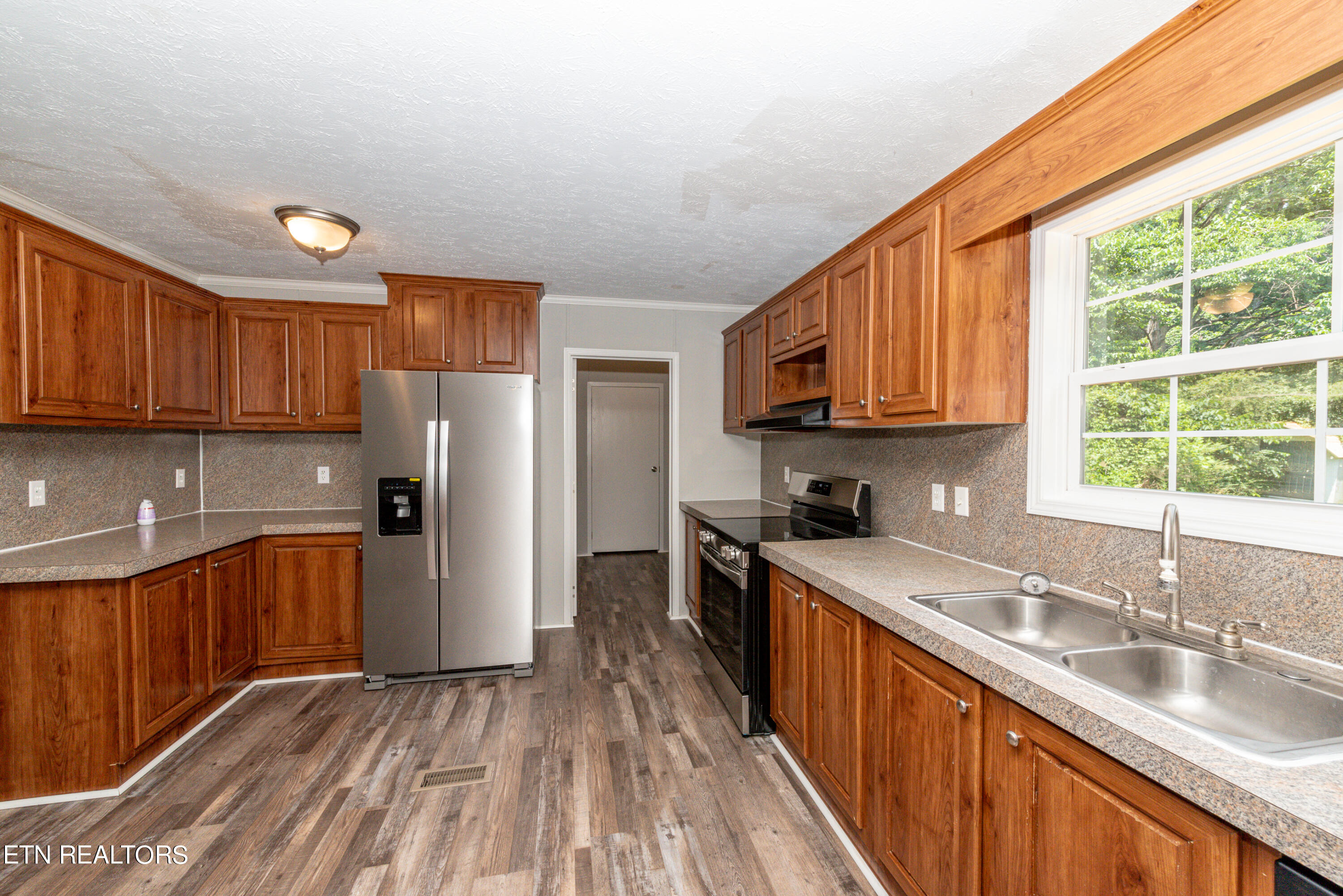 8154 Harmon Road Powell, TN 37849 - Photo 4 of 20 DSC_7970