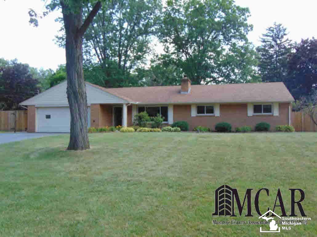 7604 Apache Trail Temperance, MI 48182 - Photo 2 of 32 Your new Home