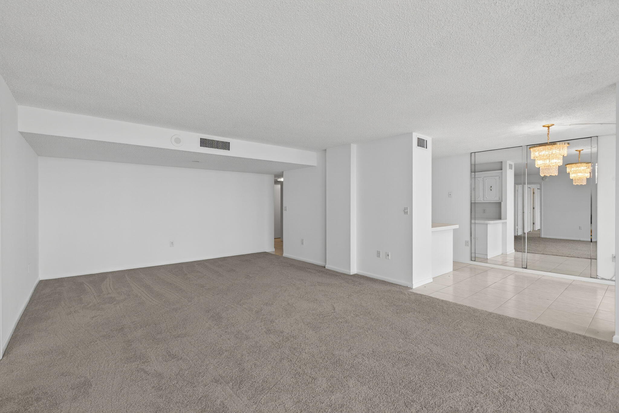 4200 North Ocean Drive, Unit 21606 Riviera Beach, FL 33404 - Photo 11 of 41 Living