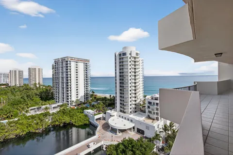 $579,000 | 4200 North Ocean Drive, Unit 21606, Riviera Beach, FL 33404