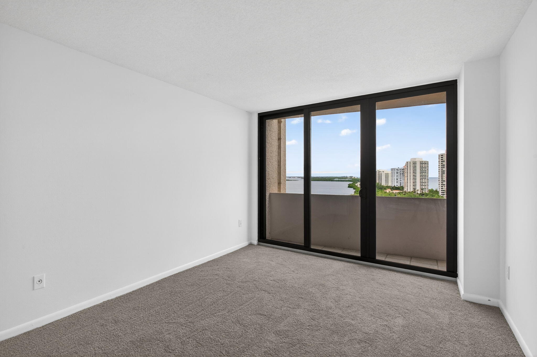 4200 North Ocean Drive, Unit 21606 Riviera Beach, FL 33404 - Photo 37 of 41 29-web-or-mls-320A1634