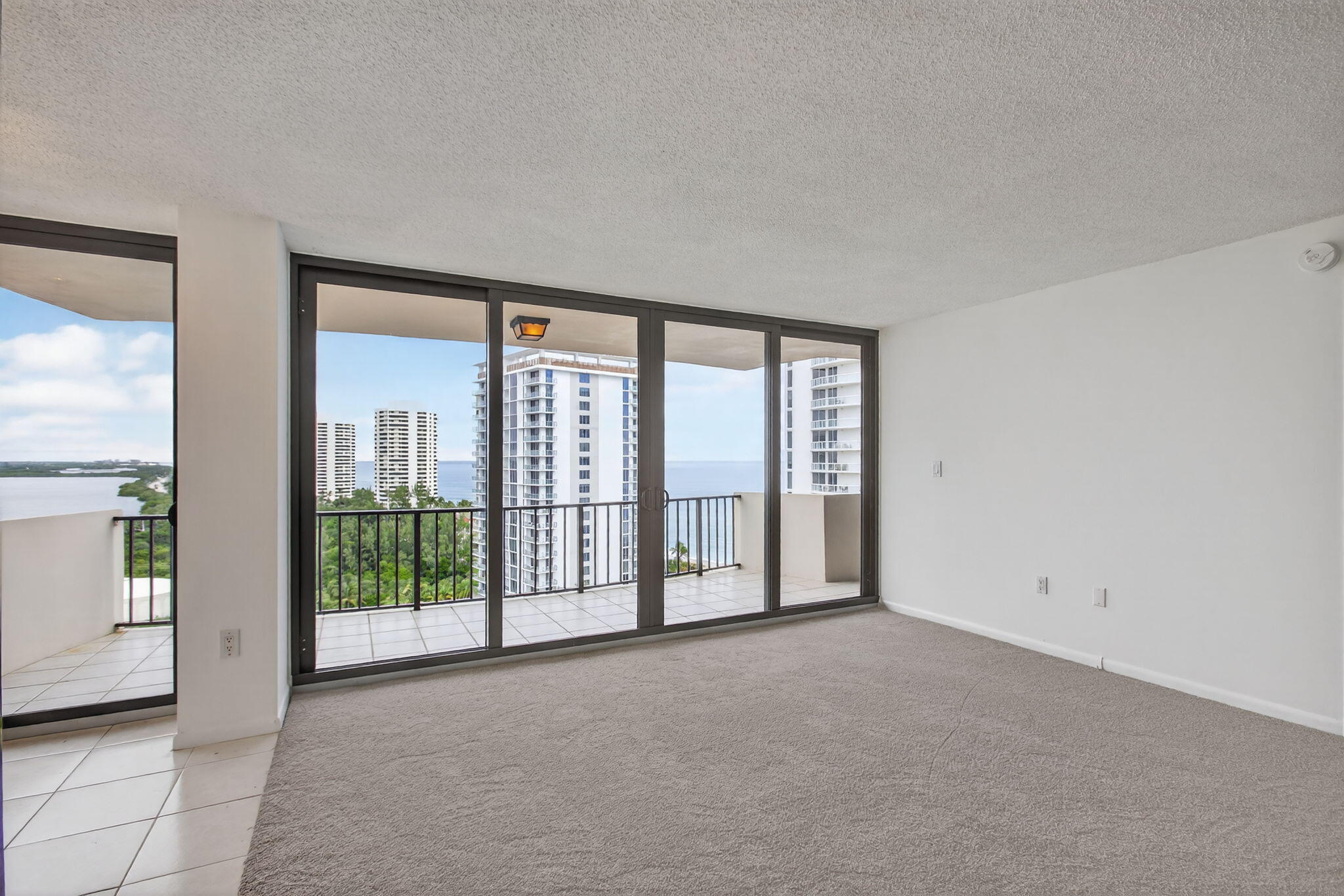 4200 North Ocean Drive, Unit 21606 Riviera Beach, FL 33404 - Photo 8 of 41 Living