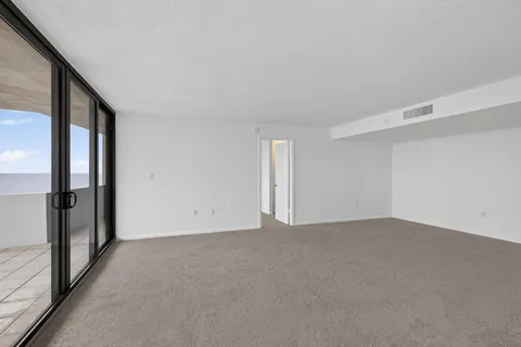 $579,000 | 4200 North Ocean Drive, Unit 21606, Riviera Beach, FL 33404