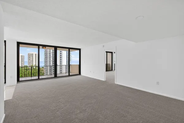 $579,000 | 4200 North Ocean Drive, Unit 21606, Riviera Beach, FL 33404