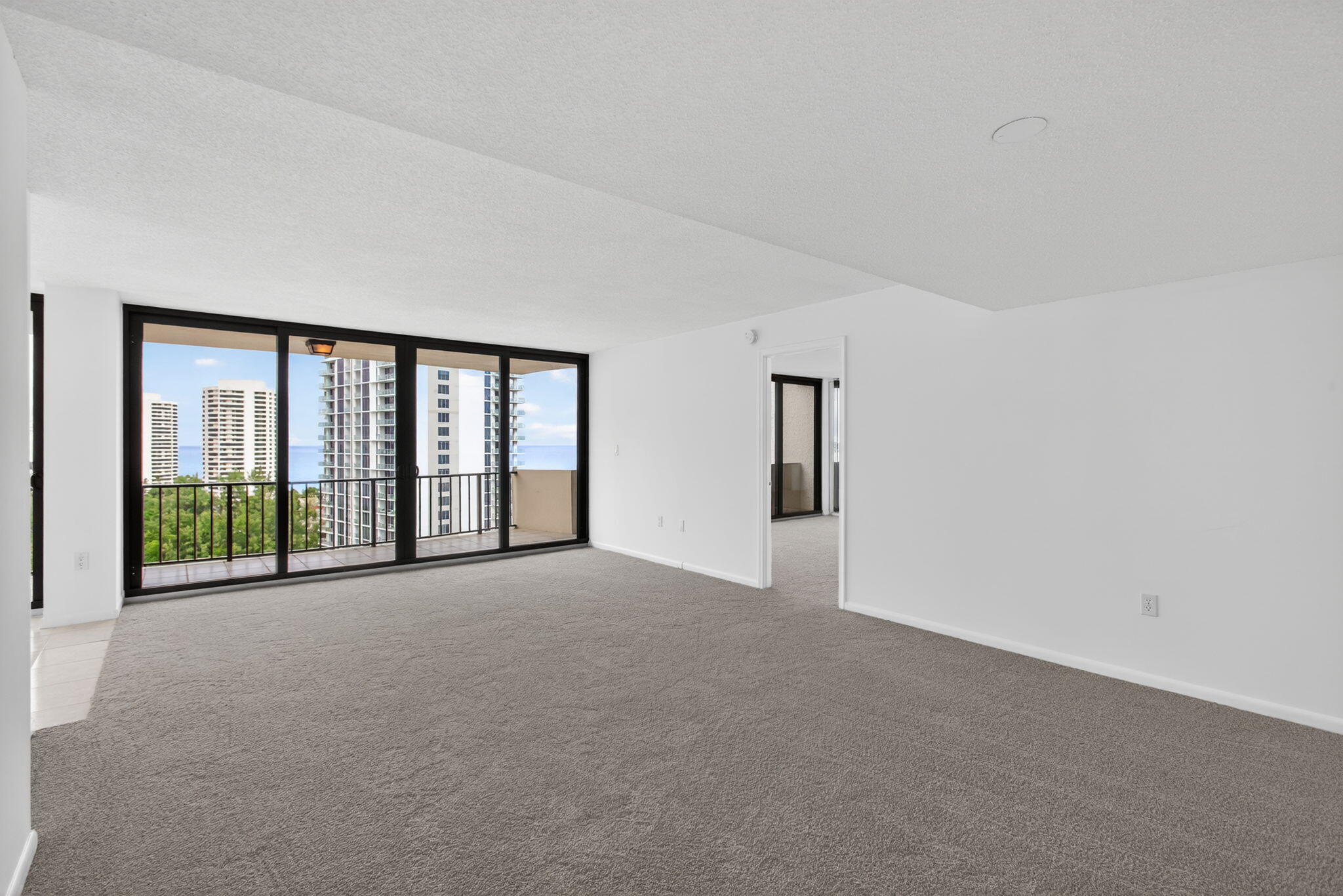 4200 North Ocean Drive, Unit 21606 Riviera Beach, FL 33404 - Photo 10 of 41 Living